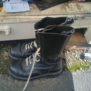 Black Tuk Boots Size 8 Used